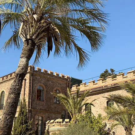 Chateau De Hotel 5*