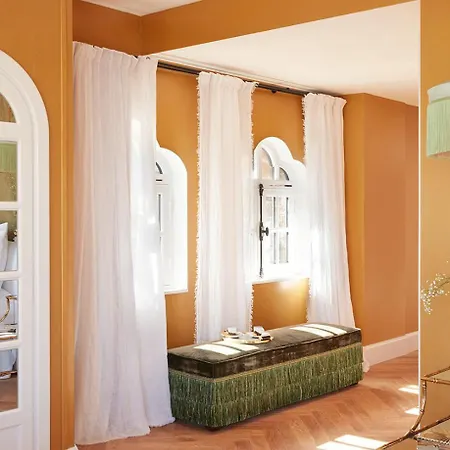 Chateau De Hotel 5*