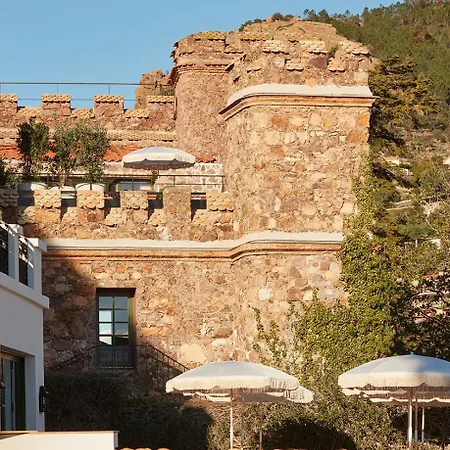 Chateau De Hotel 5*