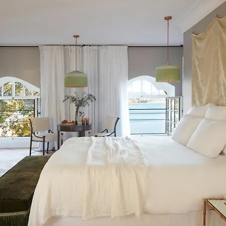Chateau De Hotel 5*